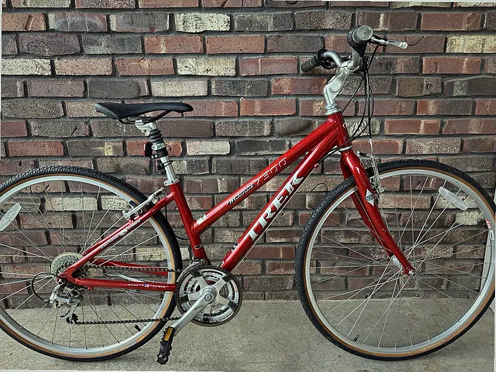 TREK 7300 MULTITRACK 15" ALUMINUM ADULT HYBRID BIKE RED/WHITE